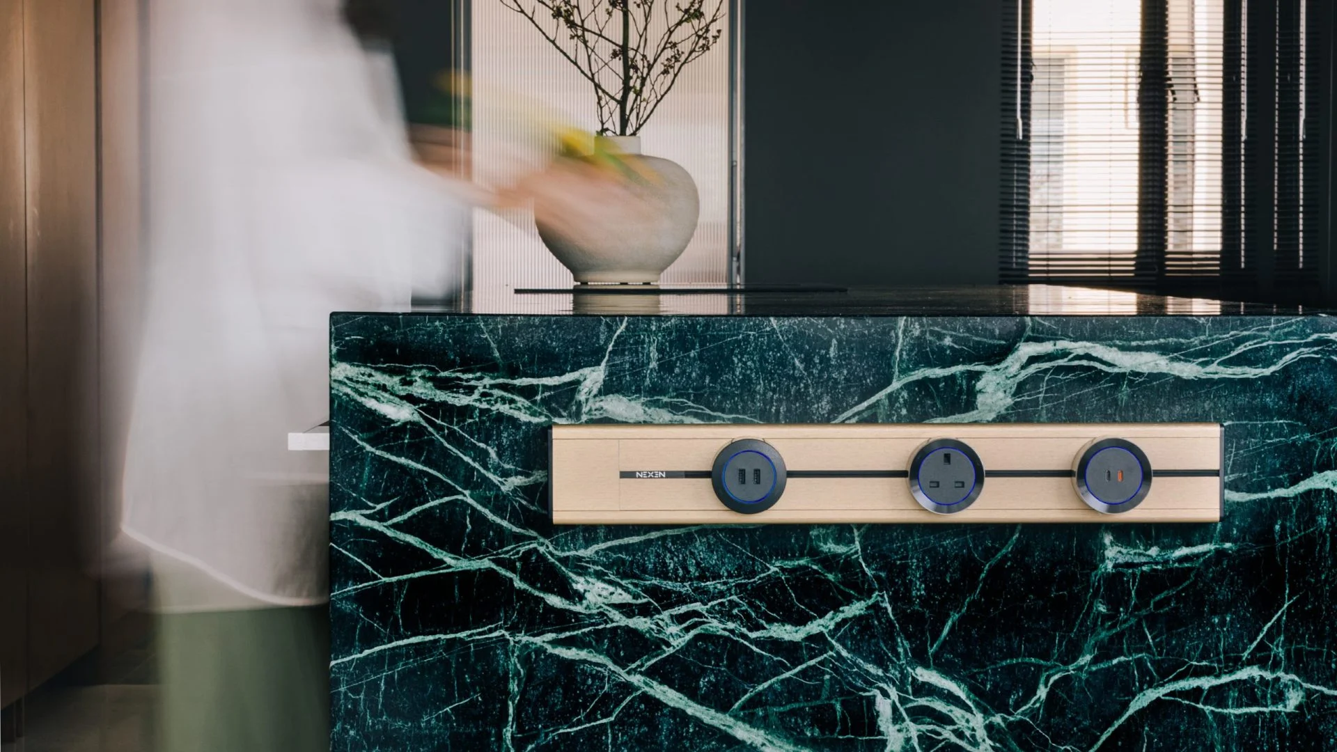 Vintage-Gold-Pro-Power-e-Bar-scaled.jpg Nexen Pro Surface Power Track (Track Only , No Installation) - Image 1